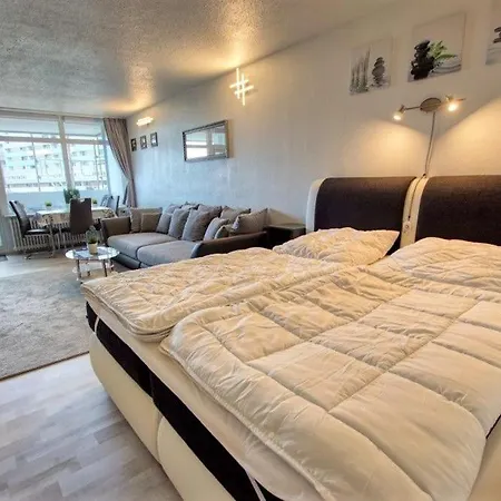 - Haus H, App 0h0102 *