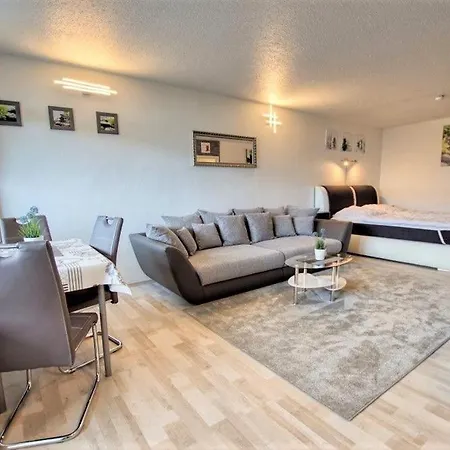 - Haus H, App 0h0102 *
